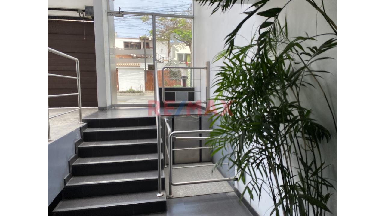 Vive En La Mejor Zona De Surquillo  Departamento En Primer Piso — foto 4