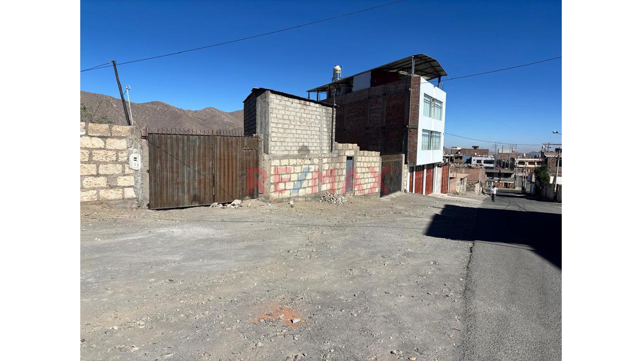 Terreno En Venta A Una Cuadra De La Plaza De Socabaya — foto 5