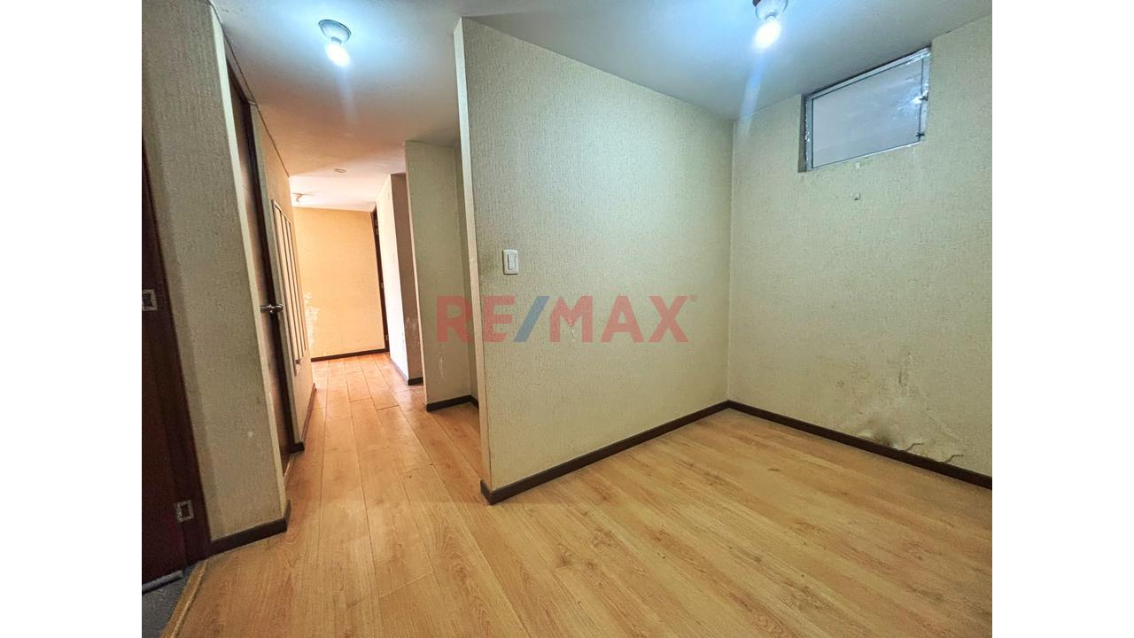 Departamento En 3Ero Piso En Esquina - 4