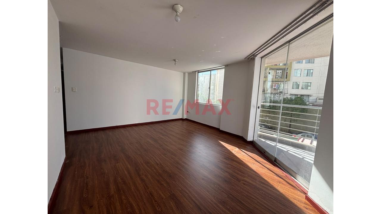 Departamento En 3Ero Piso En Esquina — foto 2