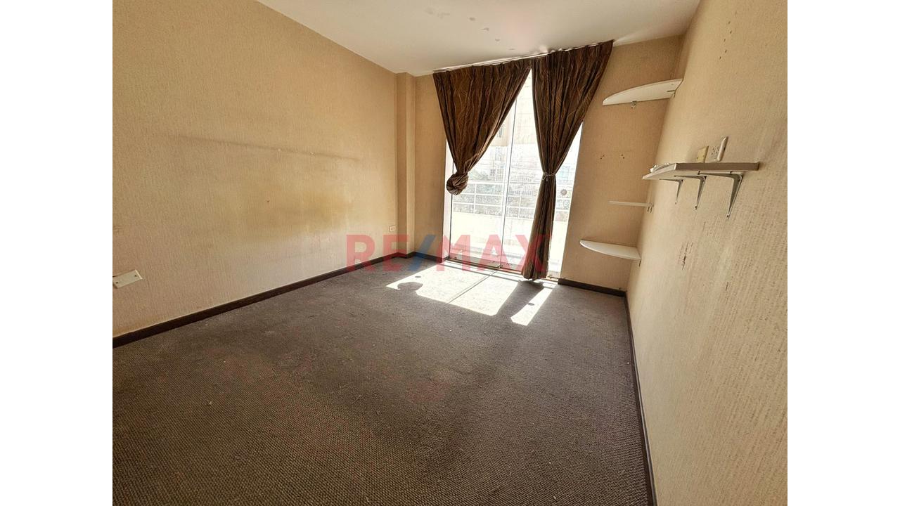 Departamento En 3Ero Piso En Esquina - 5