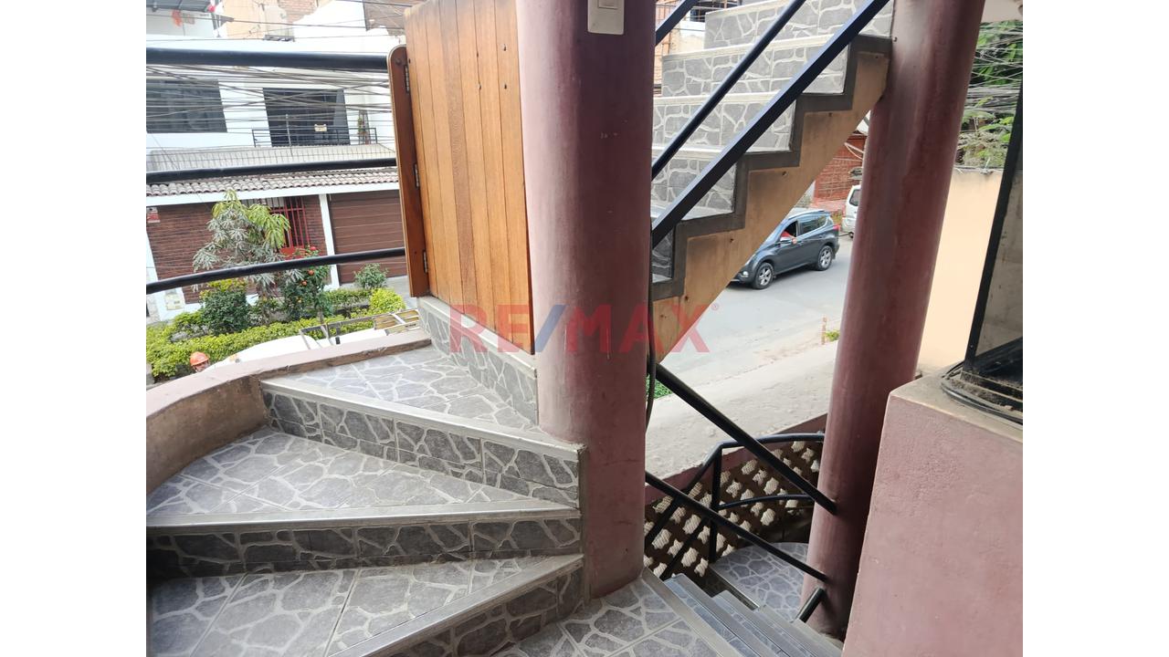 Se Vende Excelente Departamento De 120 M2 En Los Olivos, Frente A Parque. — foto 14