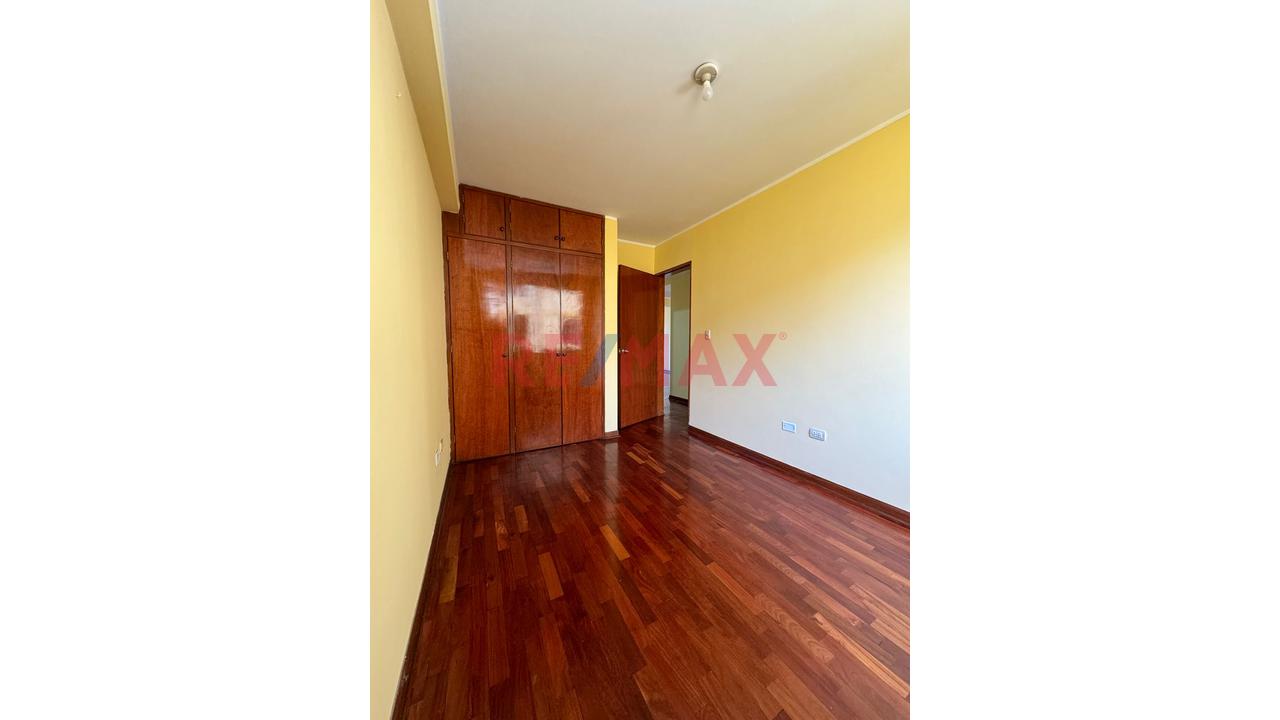Alquilo Amplio Departamento 90M2 4To Piso Las Viñas De San Antonio Surco — foto 4