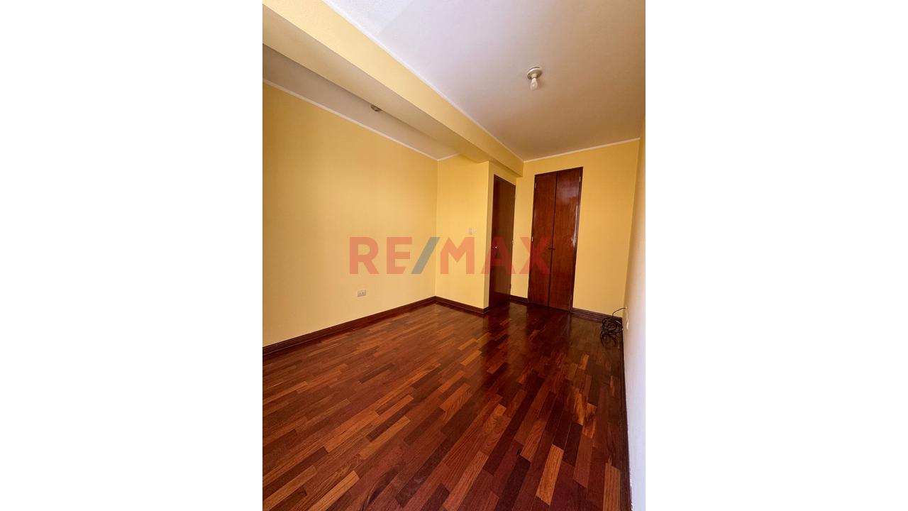 Alquilo Amplio Departamento 90M2 4To Piso Las Viñas De San Antonio Surco — foto 5