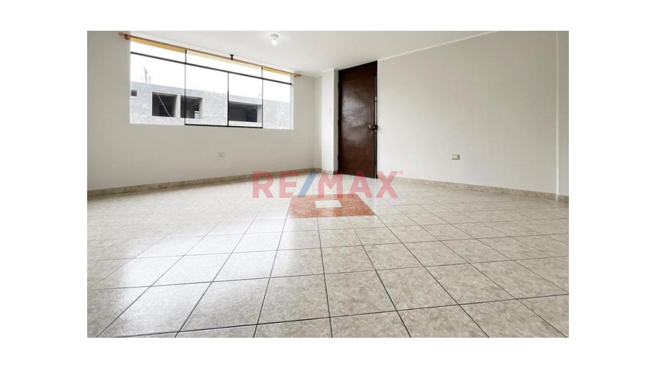 Alquiler 1 Piso Zona Comercial Frente Al Mercado San Jose Super Centrico — foto 2
