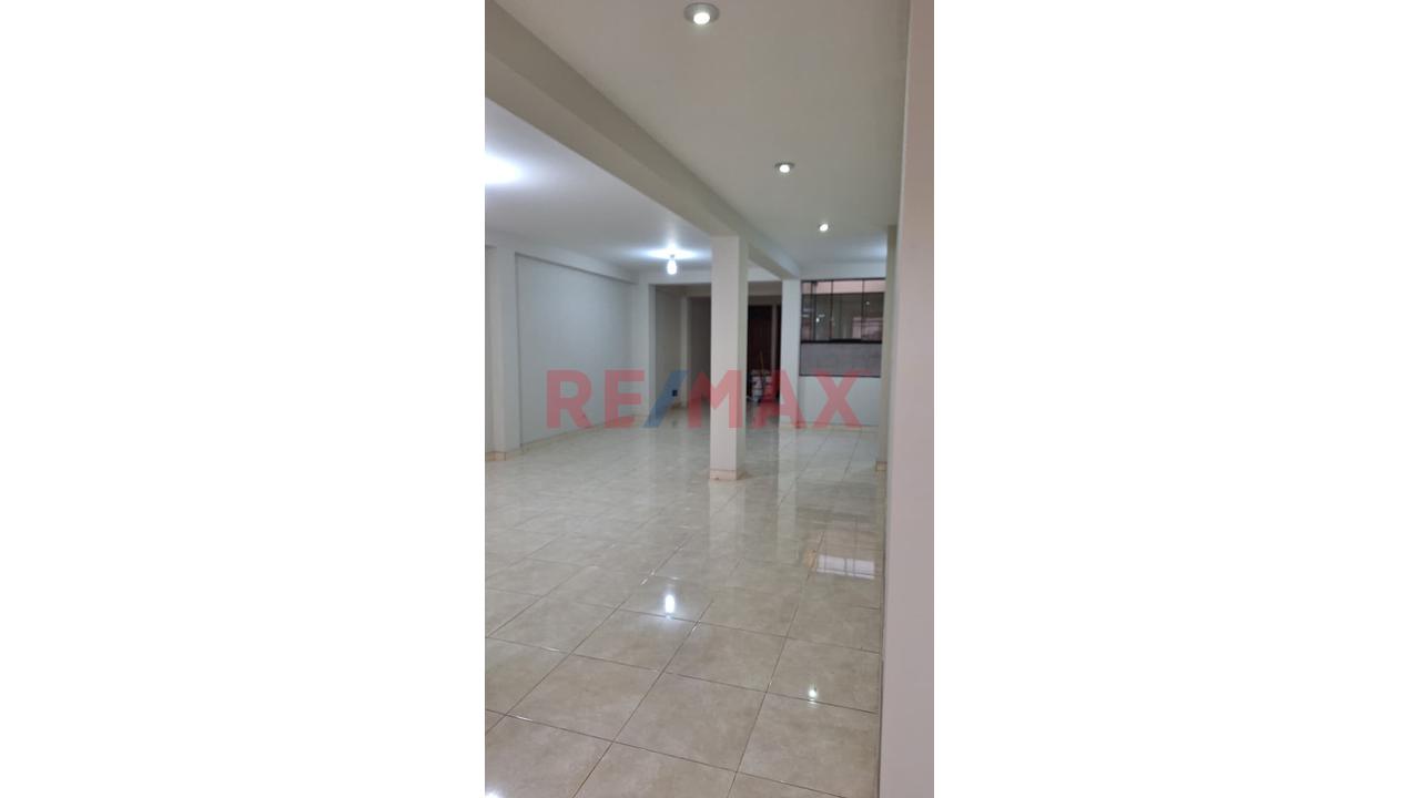 Se Alquila 2 Piso 140 M2 Para Negocio Y Vivienda Super Espacioso Con Manparas Grandes Y Muy Iluminadas..!!! — foto 9