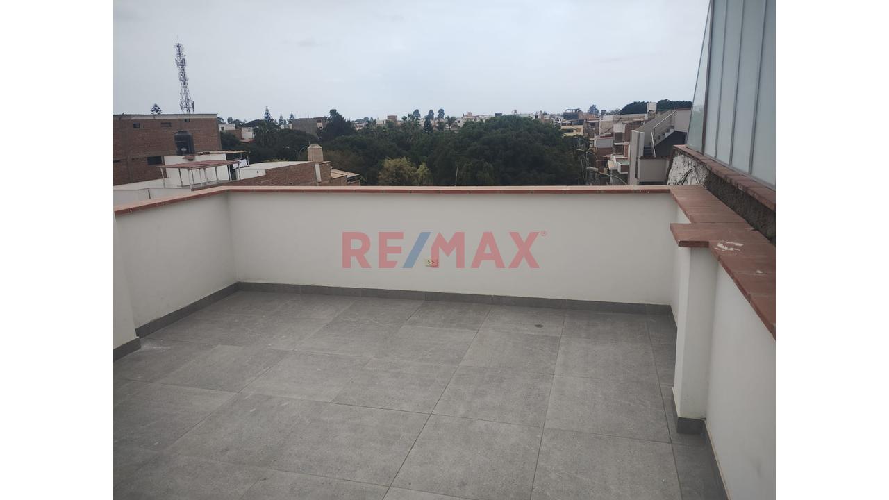 𝗩𝗘𝗡𝗧𝗔 𝗗𝗘 Aires 𝗜𝗡𝗗𝗘𝗣𝗘𝗡𝗗𝗜𝗭𝗔𝗗𝗔 𝗖𝗢𝗡 𝗔́𝗥𝗘𝗔 𝗖𝗢𝗡𝗦𝗧𝗥𝗨𝗜𝗗𝗔 – Cedros De Villa — foto 3