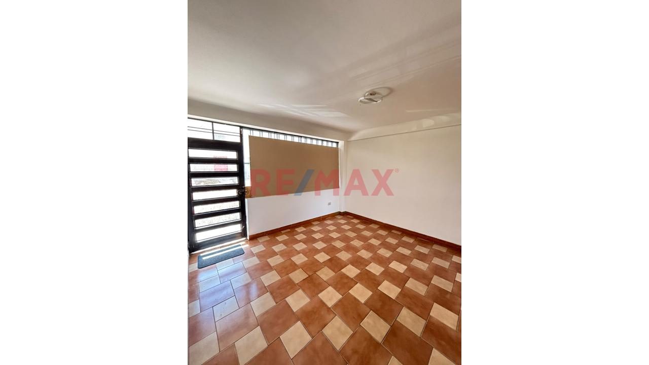 Departamento En Venta En La Urb. Los Andenes - 1