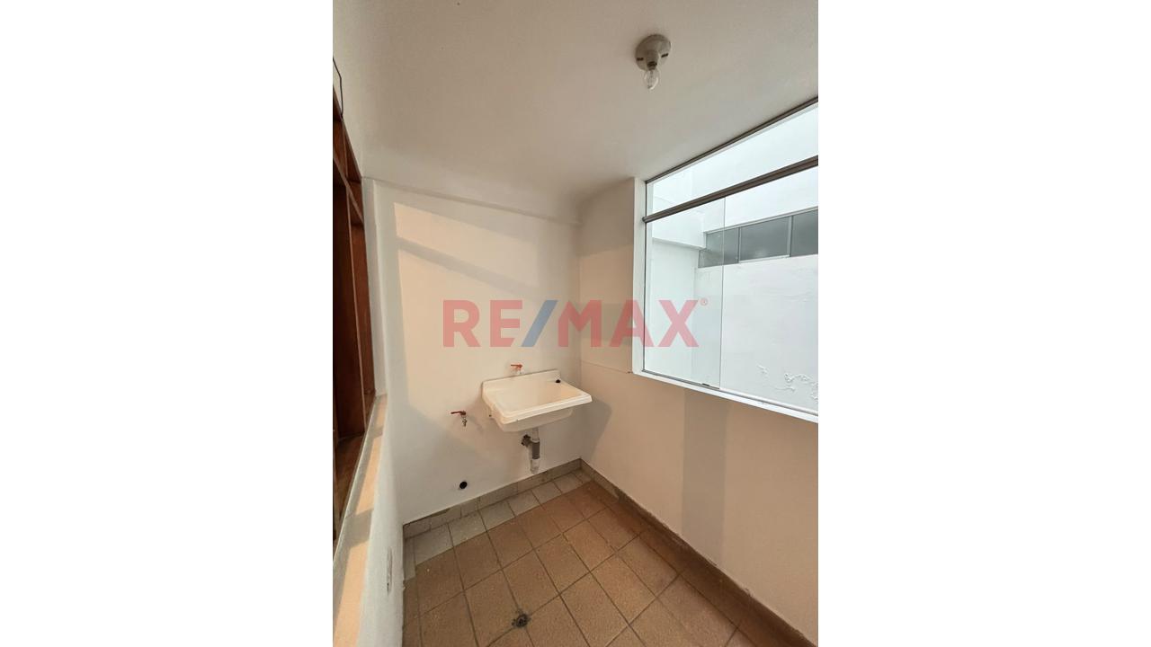 Departamento En Venta En La Urb. Los Andenes - 6