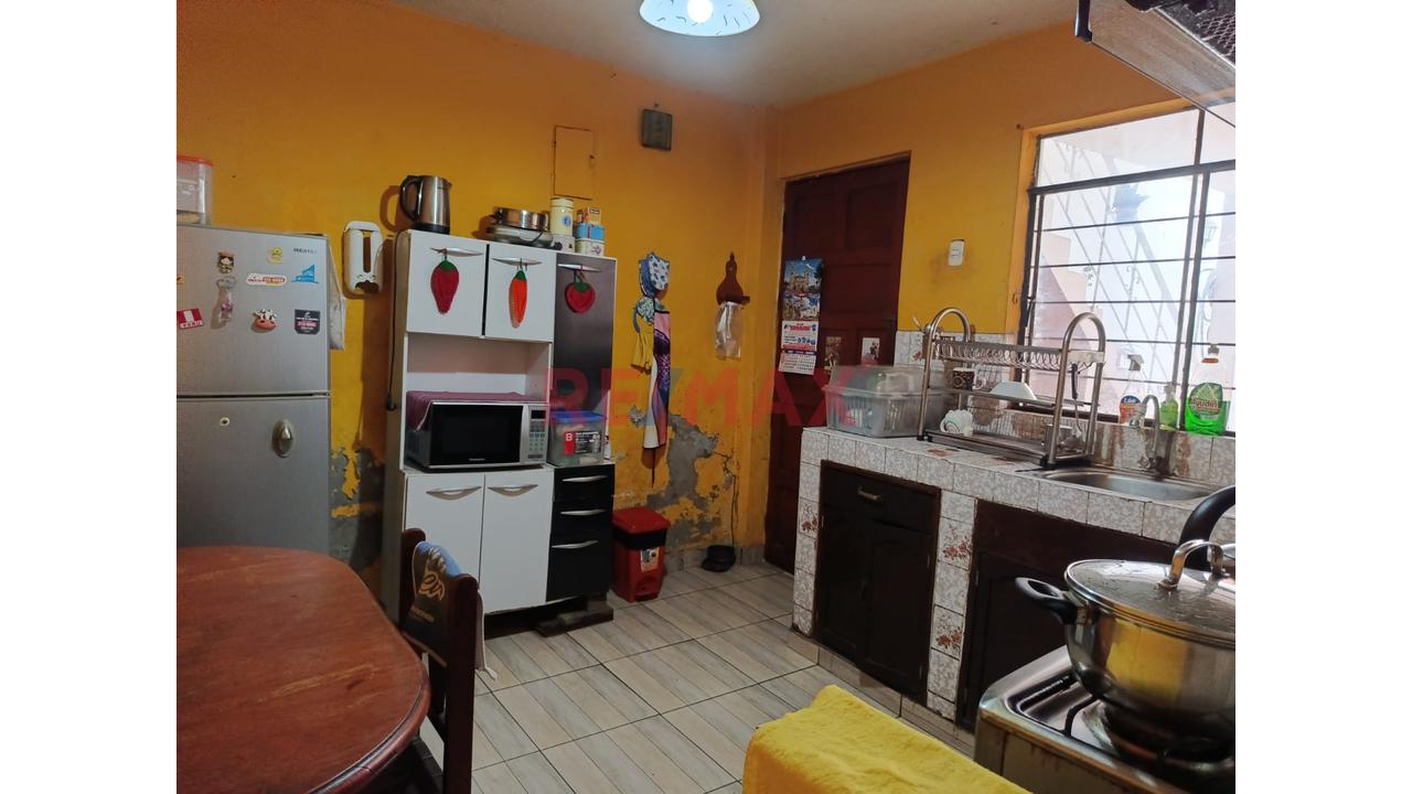 Vendo Estratégica Casa De 2 Pisos Con 8 Dormitorios: Alta Rentabilidad Y Conectividad — foto 5