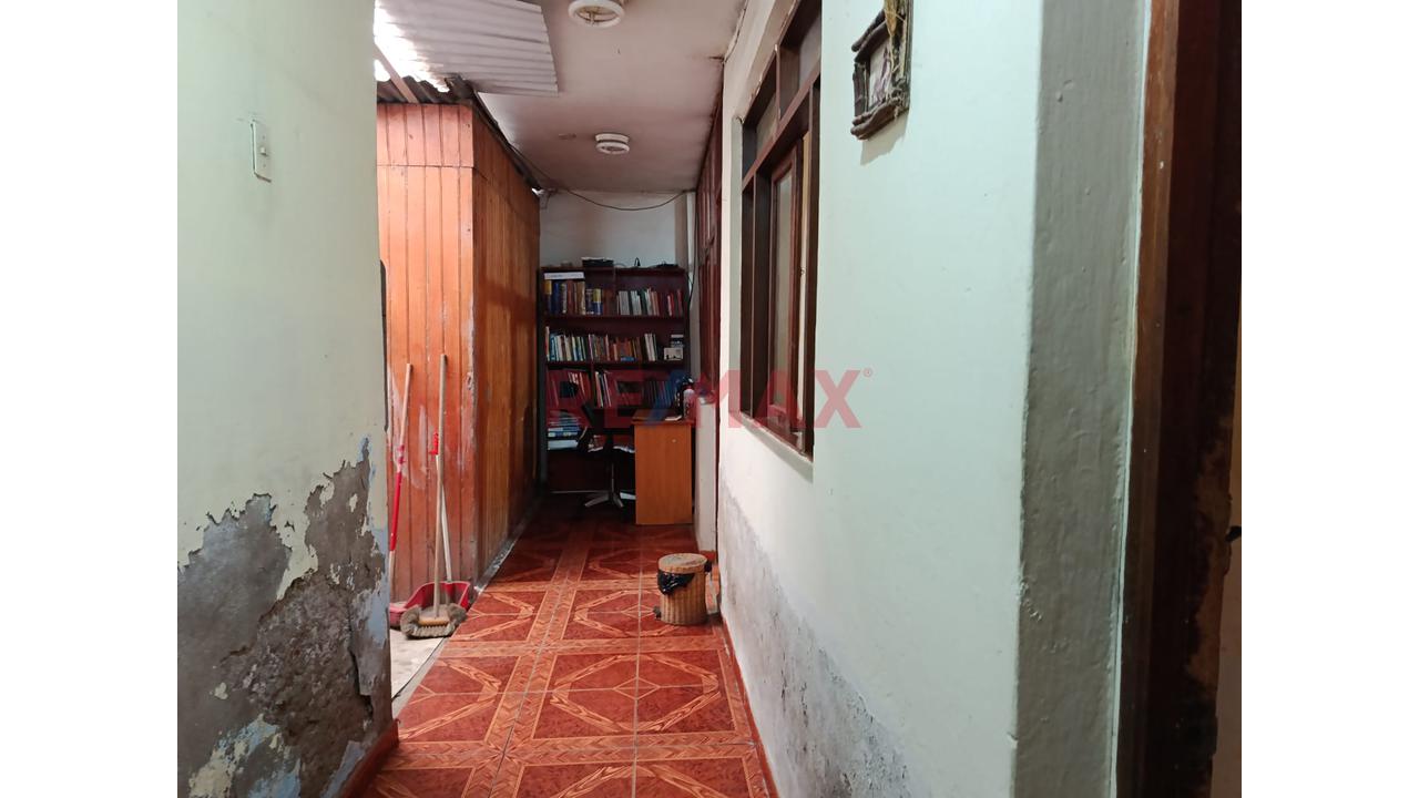 Vendo Estratégica Casa De 2 Pisos Con 8 Dormitorios: Alta Rentabilidad Y Conectividad — foto 6