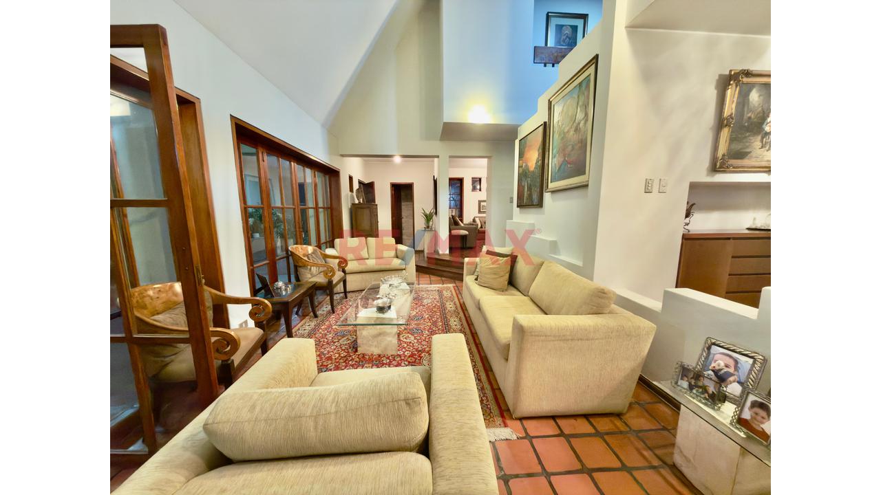Casa En Venta En Valle Hermoso – Santiago De Surco | 300 M² De Terreno | Exclusiva, Amplia Y Lista Para Vivir. - 1