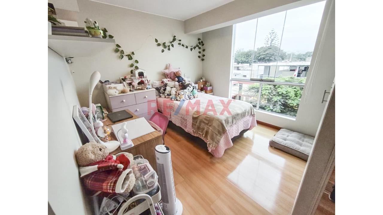 🌳✨ ¡Vive Frente A Un Hermoso Parque En Vista Alegre, Santiago De Surco! ✨🏡 - 9