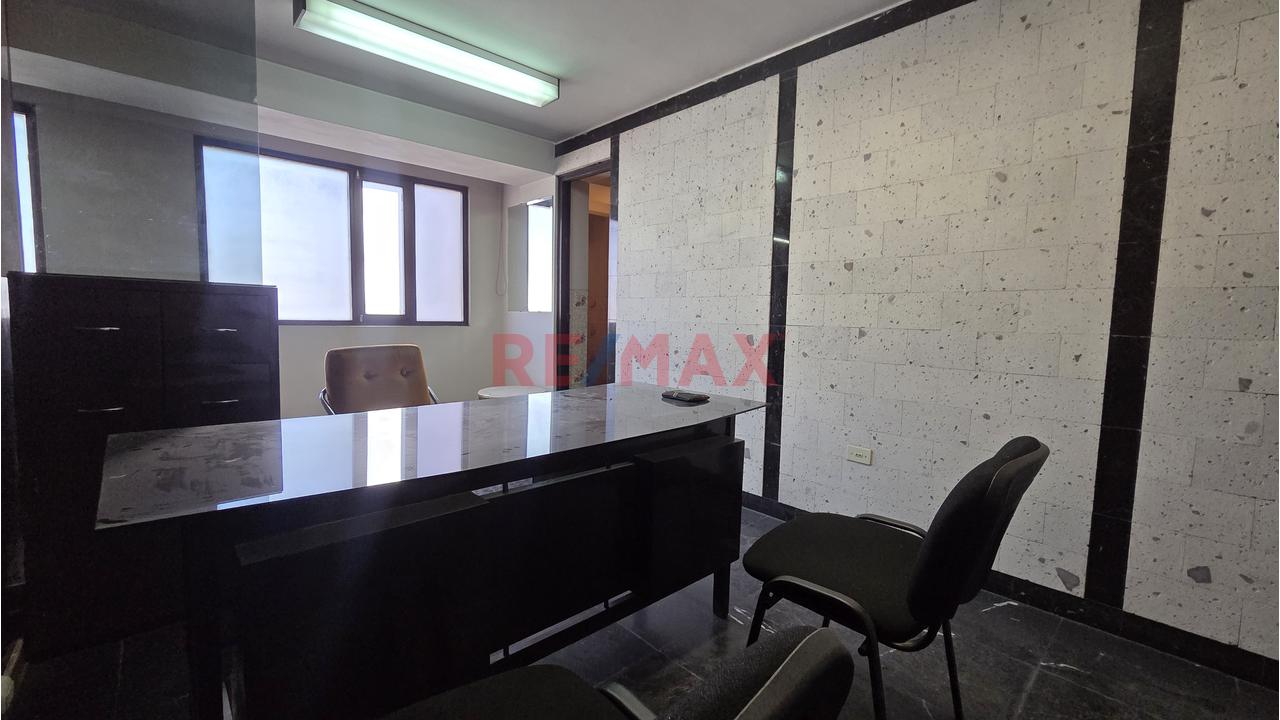 Alquilo Consultorio Inmejorable Ubicacion Cc Medico Arequipa Costado Clínica Arequipa - 2