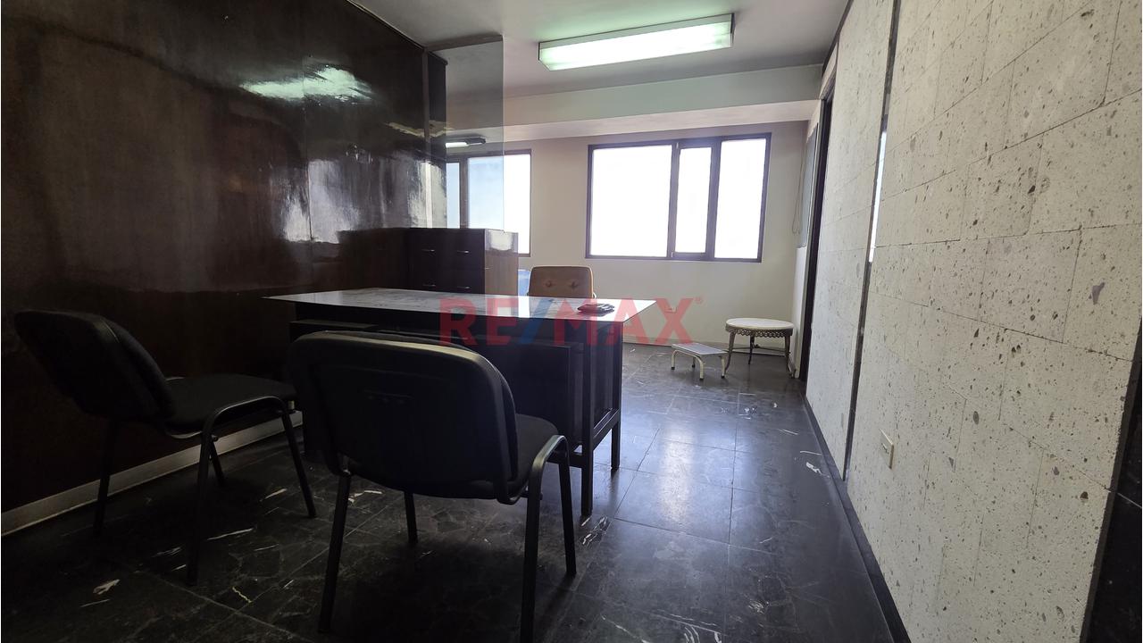 Alquilo Consultorio Inmejorable Ubicacion Cc Medico Arequipa Costado Clínica Arequipa - 5