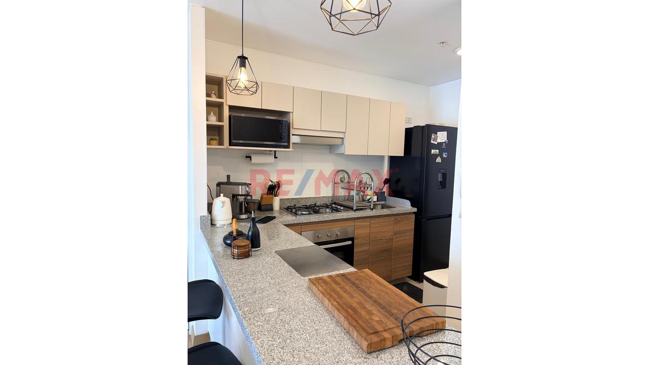 Moderno Departamento En Alquiler | Amoblado Con Cochera | Magdalena – Límite Con San Isidro — foto 2
