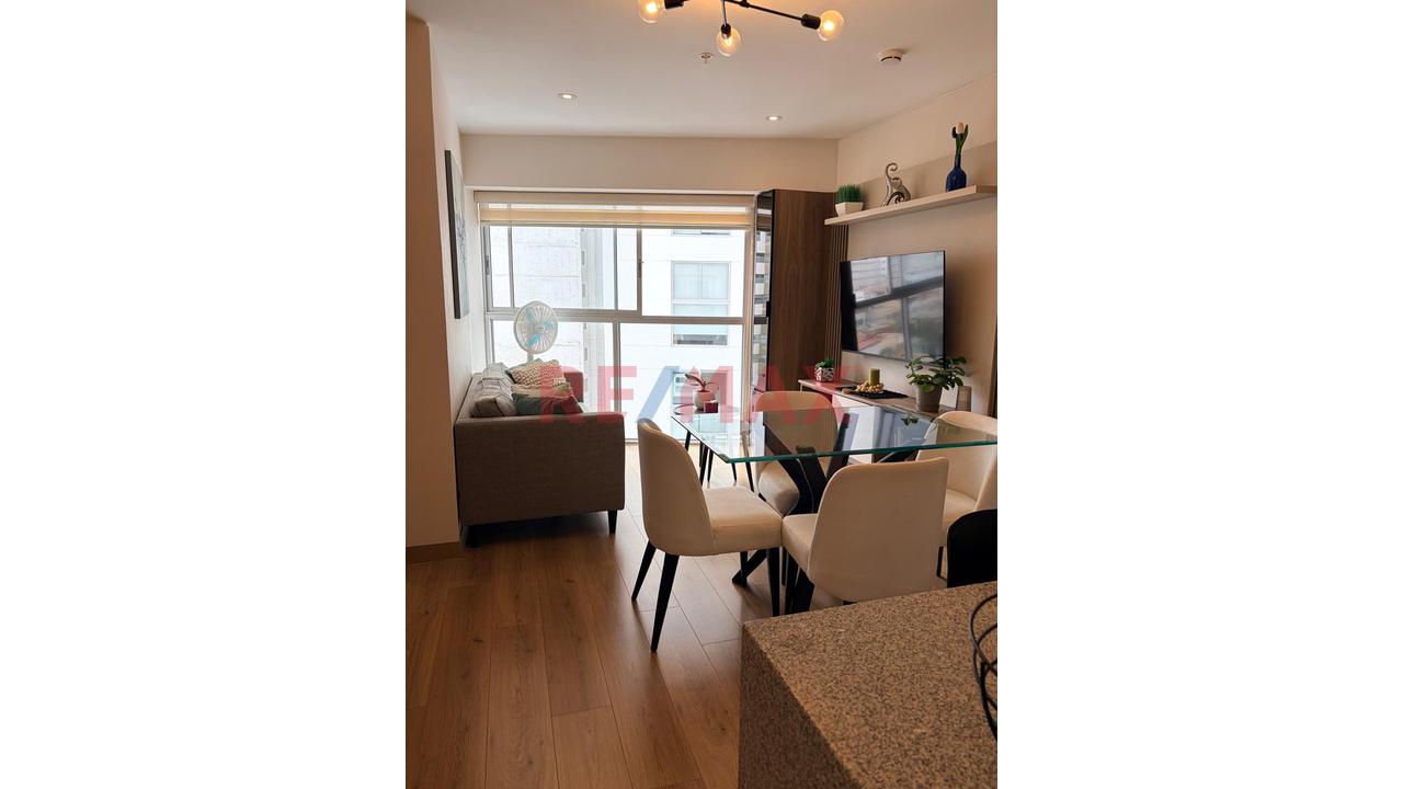 Moderno Departamento En Alquiler | Amoblado Con Cochera | Magdalena – Límite Con San Isidro — foto 4