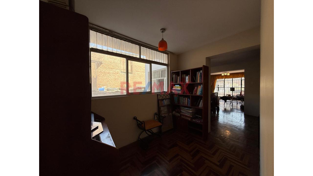 Venta Dpto 2Do Piso 127M2 4Dorm 1B Vmt - $95,000 - 2