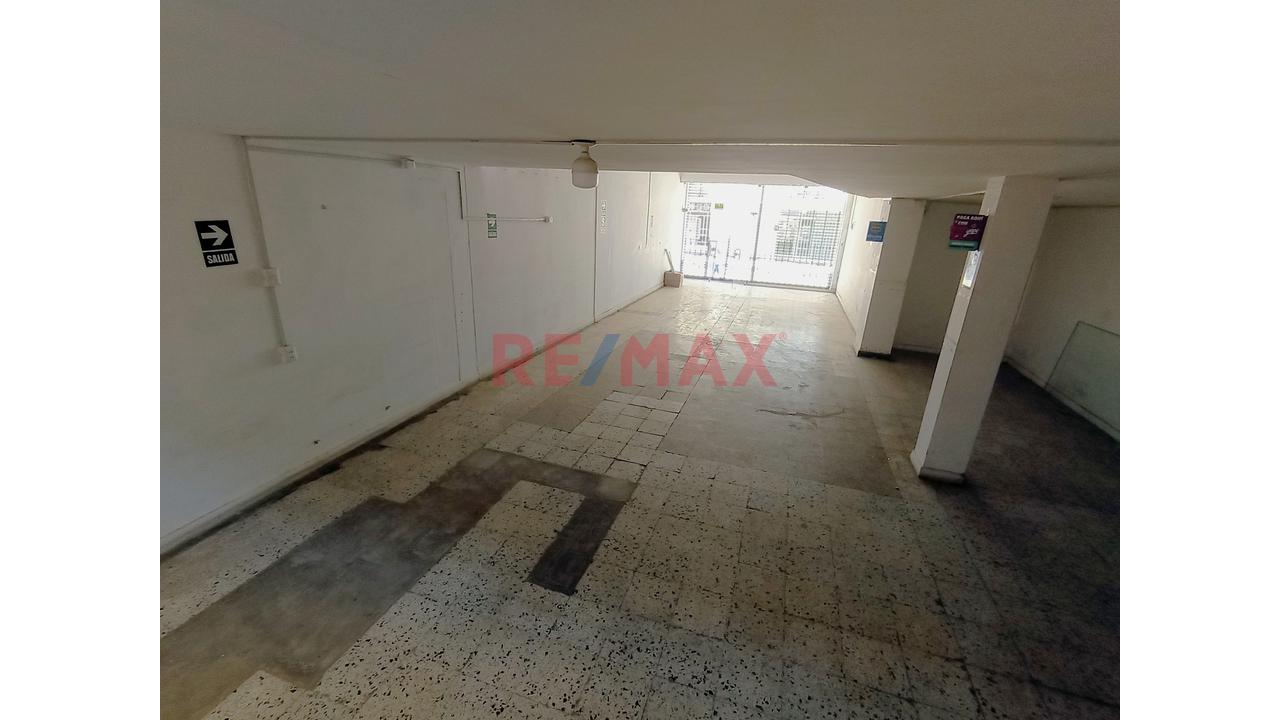 Local Comercial De 197 M² Con Mezanine En El Centro De Piura. 🏢Ideal Para Empresas Y Negocios - 3
