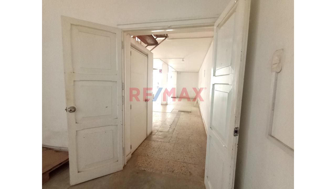 Local Comercial De 197 M² Con Mezanine En El Centro De Piura. 🏢Ideal Para Empresas Y Negocios - 4