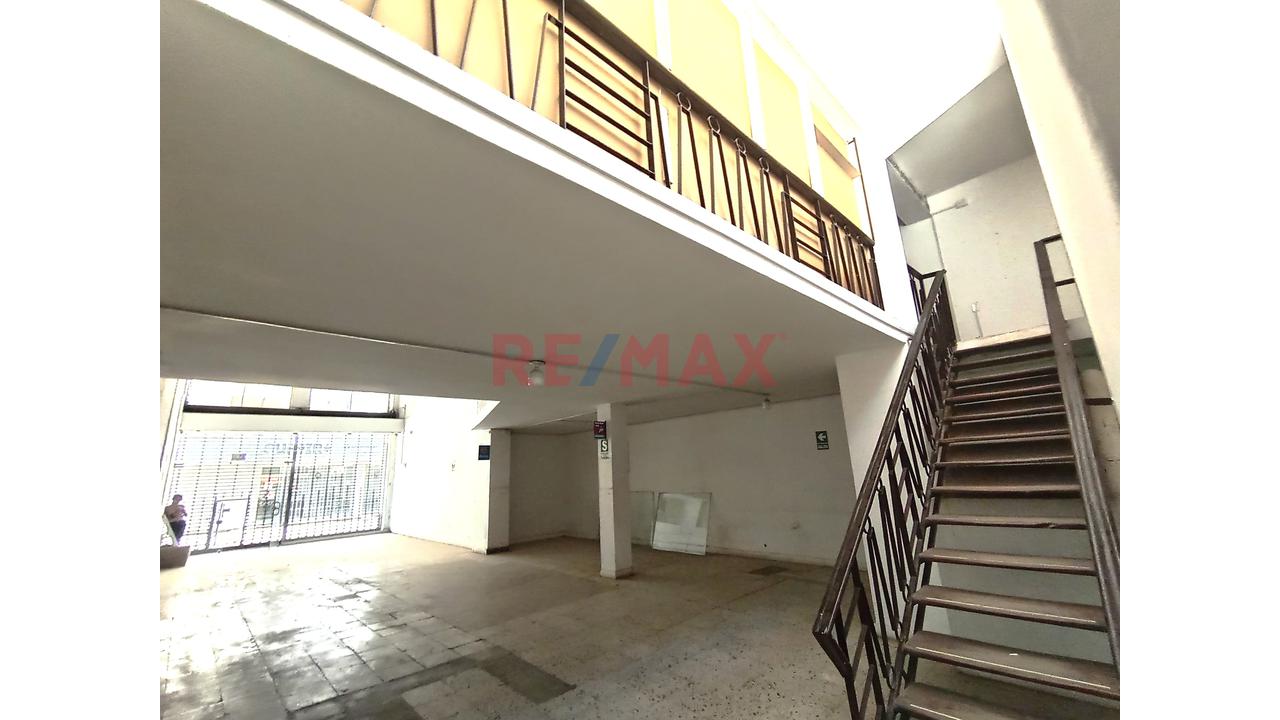Local Comercial De 197 M² Con Mezanine En El Centro De Piura. 🏢Ideal Para Empresas Y Negocios - 8