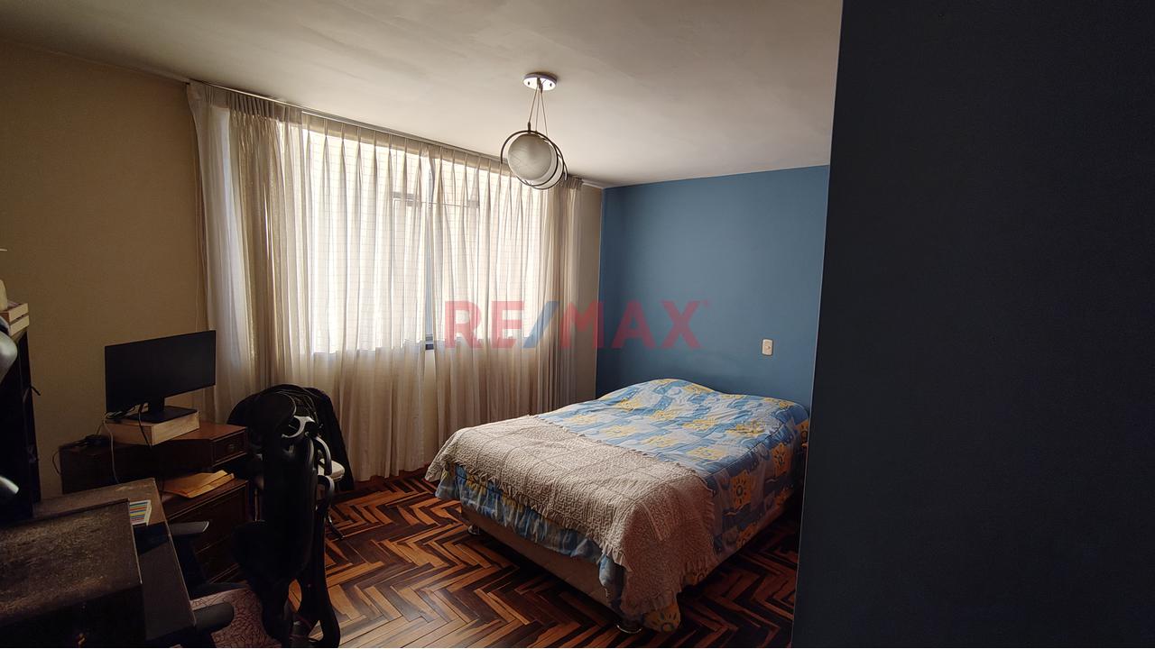 Vendo Linda Casa En Interior A Espaldas Del Parque Del Niño – Miraflores - 9