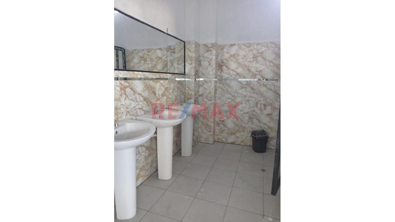 ¡Amplio Local Comercial En Alquiler En Cerro Colorado ! - 6