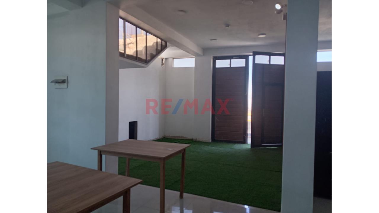 ¡Amplio Local Comercial En Alquiler En Cerro Colorado ! - 5