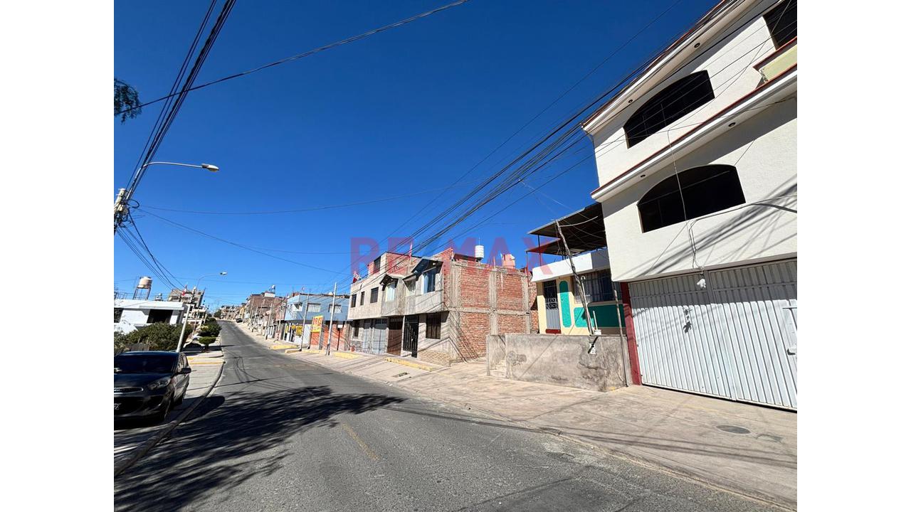 Casa Comercial Multifamiliar En Venta A 3 Cuadras De La Plaza De Socabaya - 11