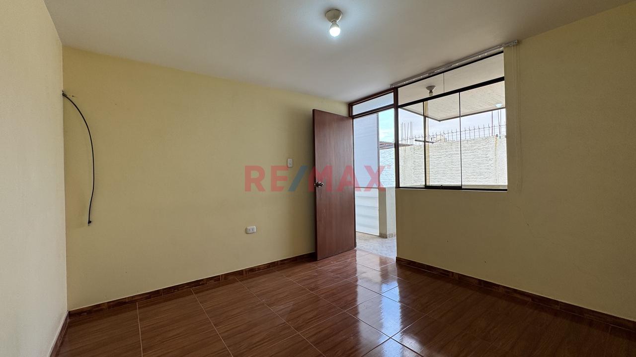Casa Comercial Multifamiliar En Venta A 3 Cuadras De La Plaza De Socabaya - 4