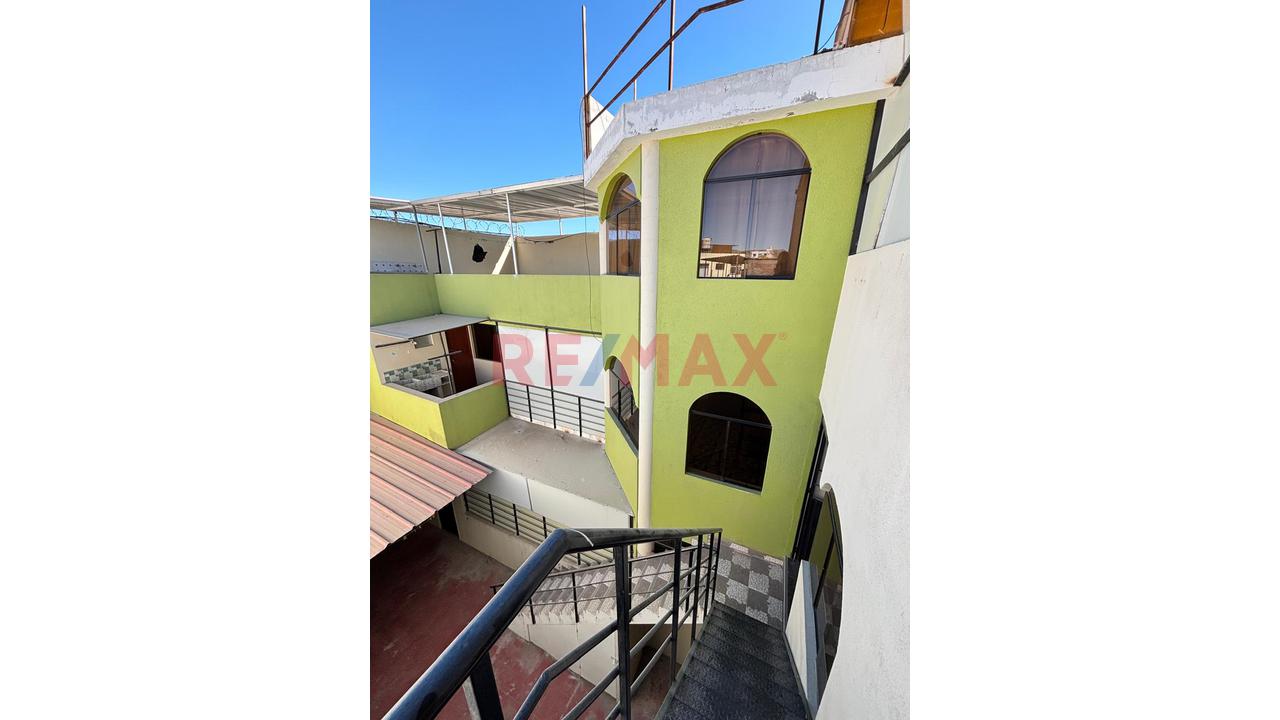 Casa Comercial Multifamiliar En Venta A 3 Cuadras De La Plaza De Socabaya - 13