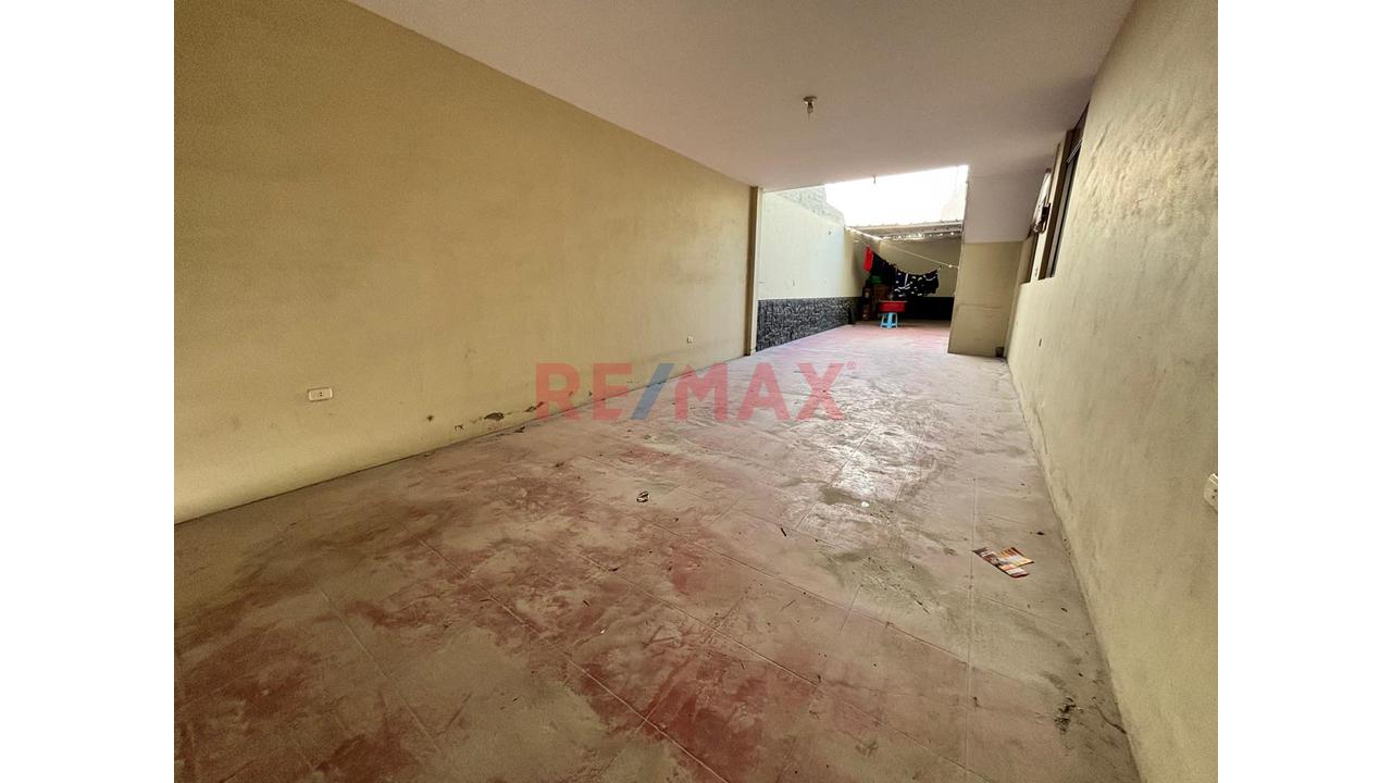 Casa Comercial Multifamiliar En Venta A 3 Cuadras De La Plaza De Socabaya - 12