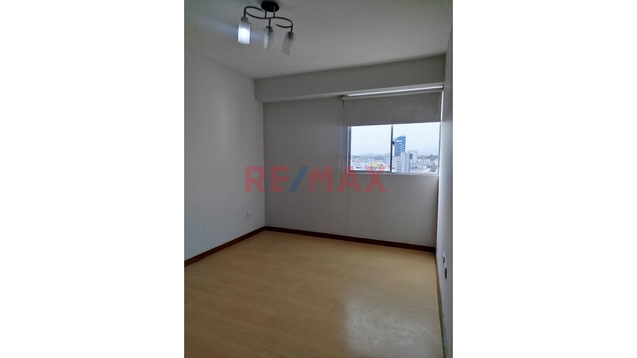 Departamento En Alquiler 3 Habitaciones Con Cochera  En San Miguel — foto 5