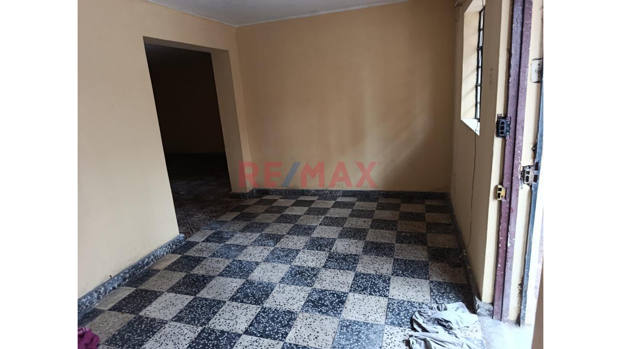 Casa Solo Primer Piso - Media Cuadra Av. José Granda — foto 2