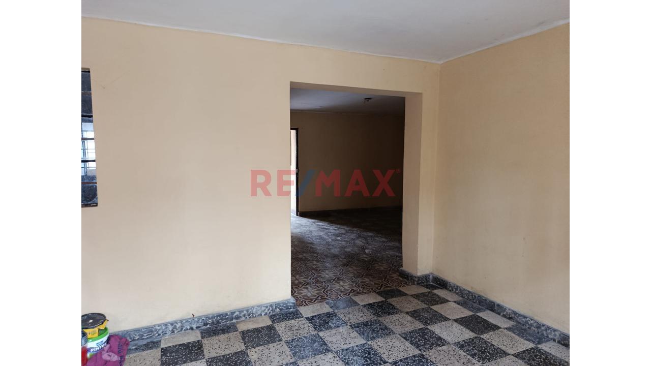 Casa Solo Primer Piso - Media Cuadra Av. José Granda — foto 3