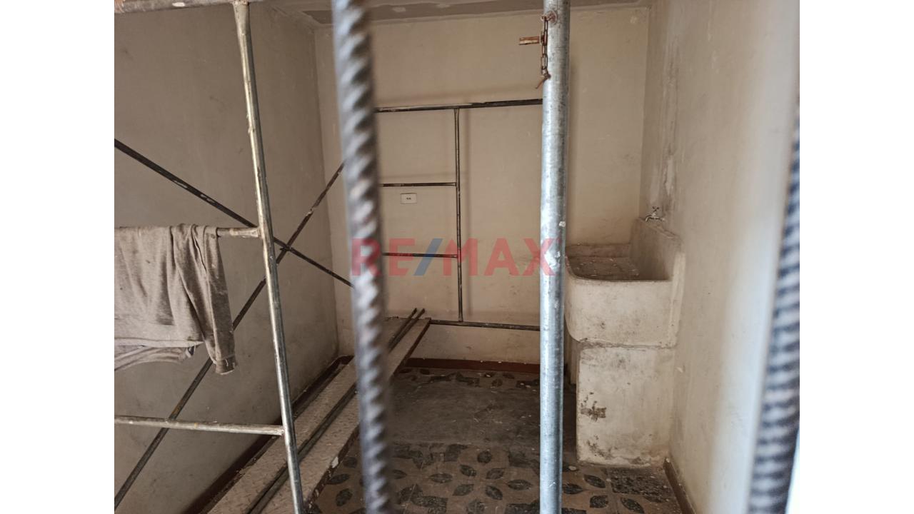 Casa Solo Primer Piso - Media Cuadra Av. José Granda — foto 11
