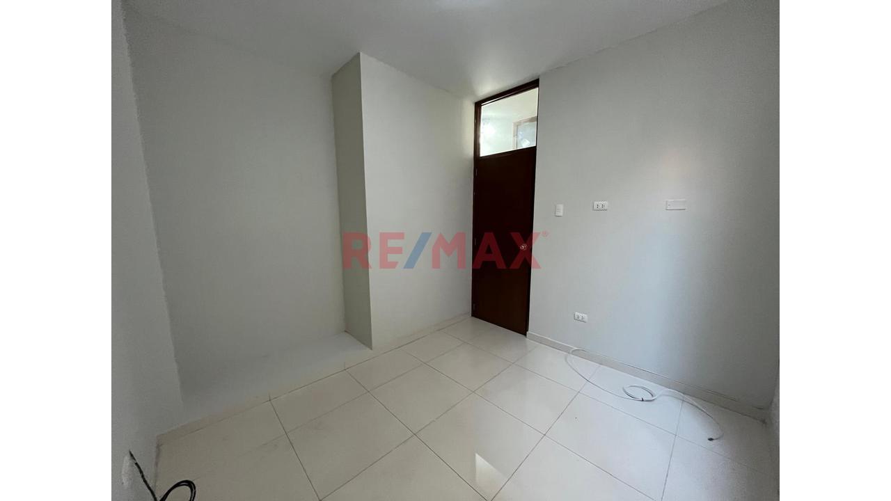 Alquiler De Departamento En Av Princpal De Miraflores Country Club — foto 12