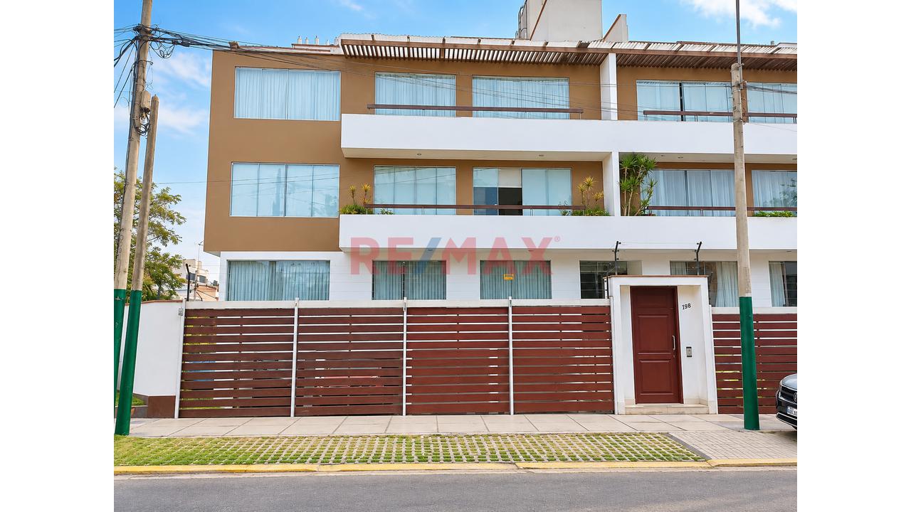 Departamento Dúplex Con Terraza Y Excelente Ubicación En San Borja — foto 2