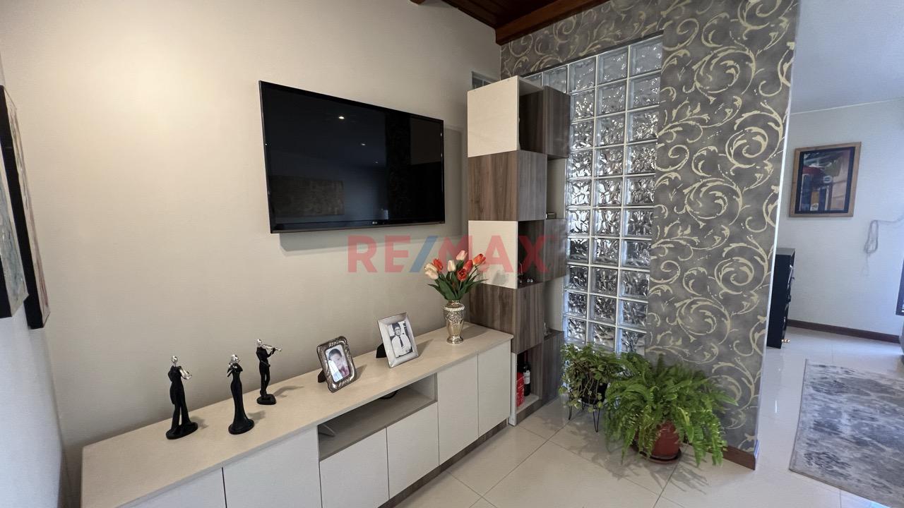Casa En Venta Quinta Privada Los Sauces Cayma - 16