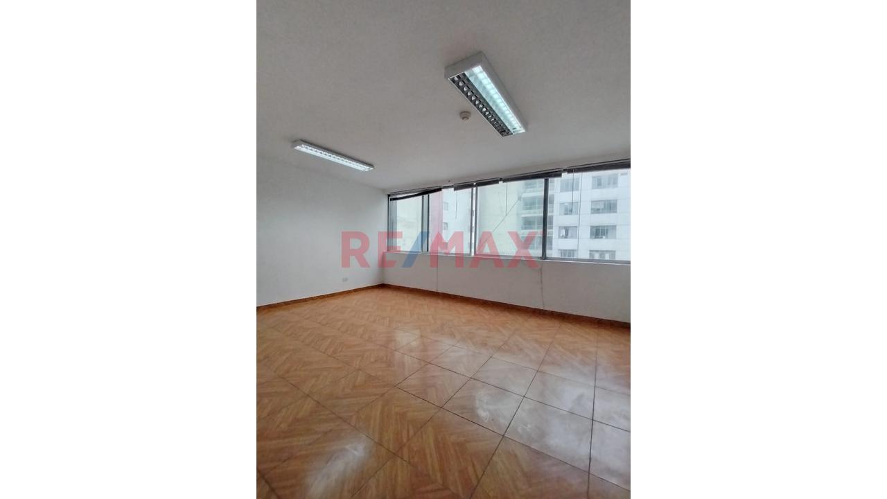 🏡 ¡Invierte En Una Ubicación Estratégica En El Corazón De Lima! — foto 4