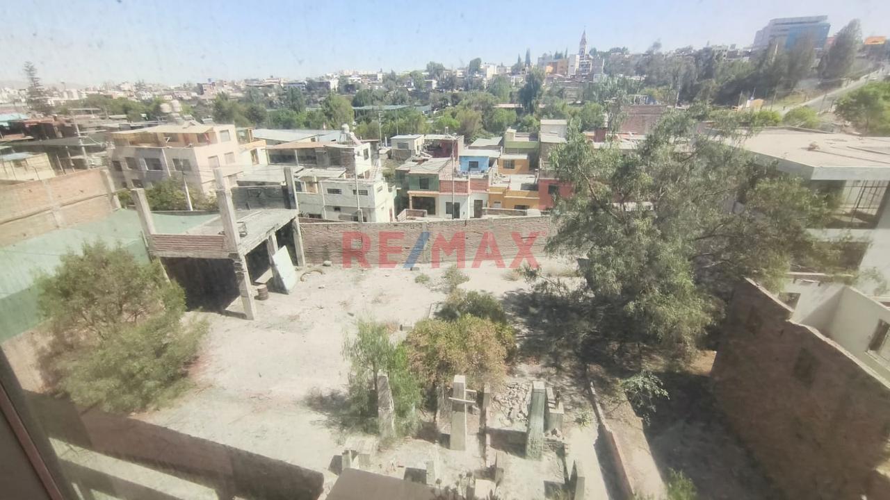 ¡Oportunidad Única En El Corazón De Arequipa! Venta De Casa Como Terreno (4 Niveles) - 6