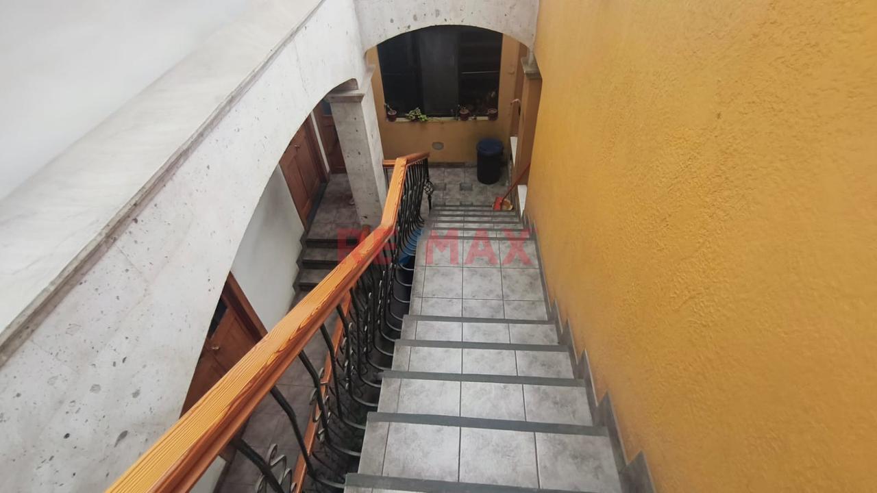 ¡Oportunidad Única En El Corazón De Arequipa! Venta De Casa Como Terreno (4 Niveles) - 11