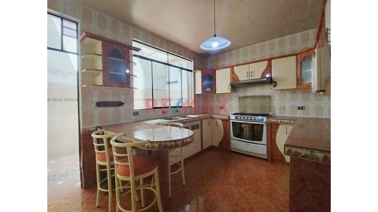 🏡 ¡La Casa Que Crece Con Tu Familia! Amplios Espacios, Excelente Ubicación Y Múltiples Posibilidades. — foto 4