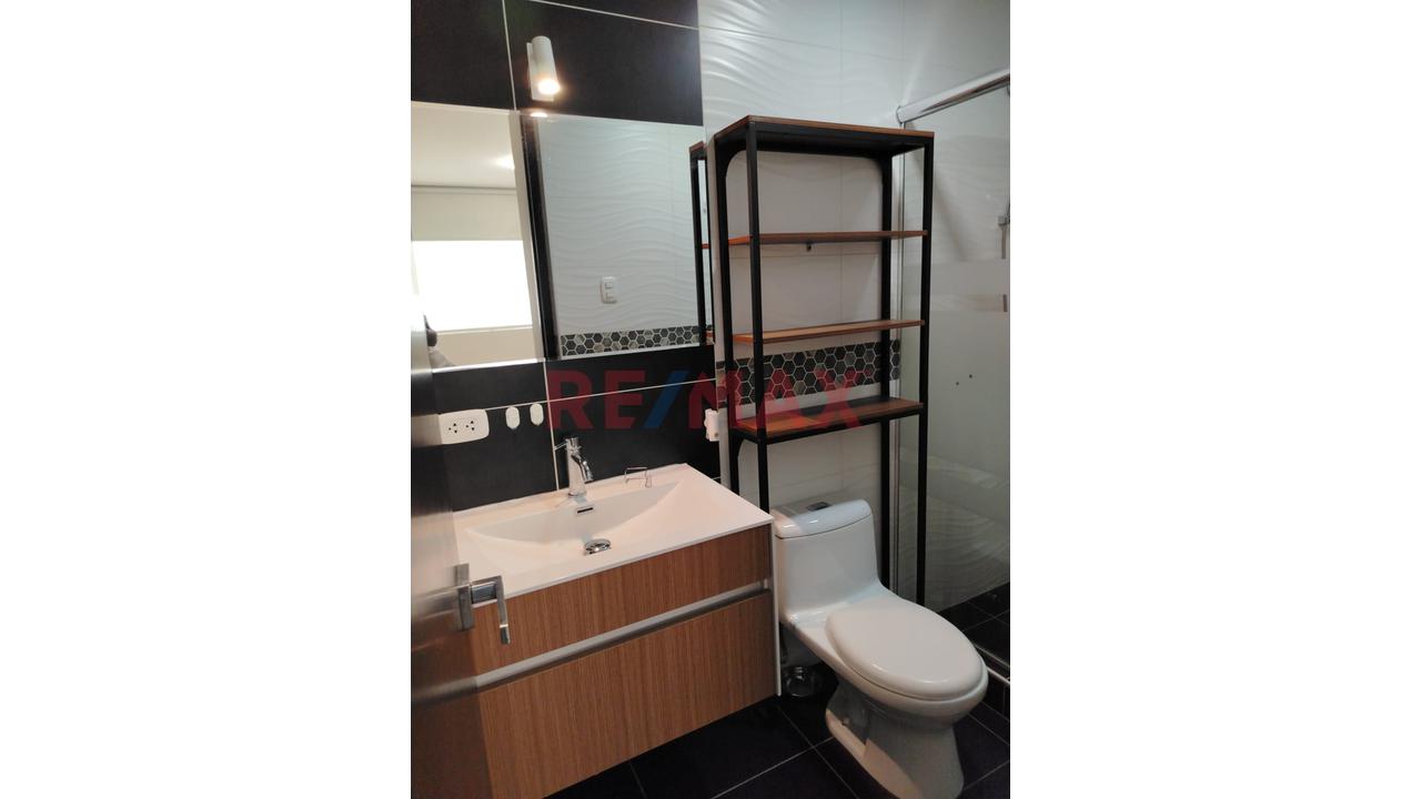 Alquiler De Amplio Departamento Con Cochera En Urb Casa Campo — foto 11