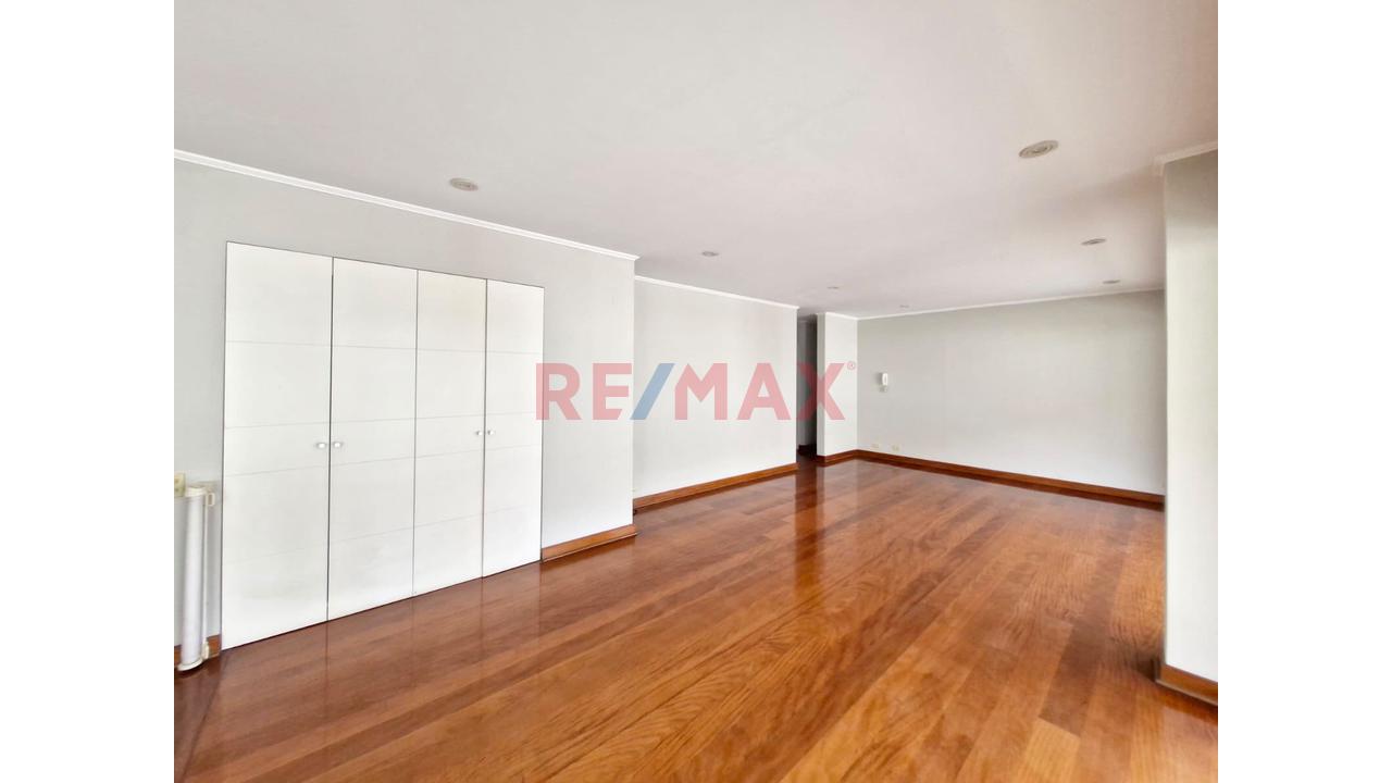 Exclusivo Dúplex En Venta Con Vista Al Club Golf Los Incas | 350 M² | 4 Cocheras — foto 9