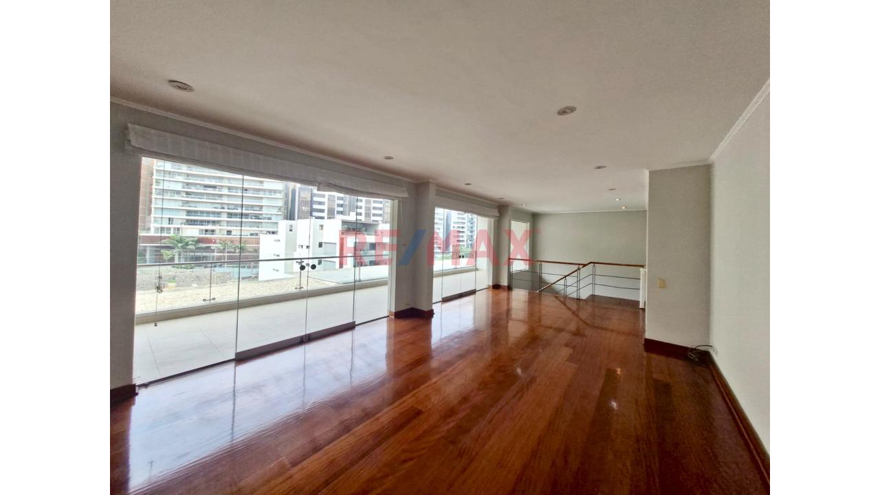 Exclusivo Dúplex En Venta Con Vista Al Club Golf Los Incas | 350 M² | 4 Cocheras — foto 5