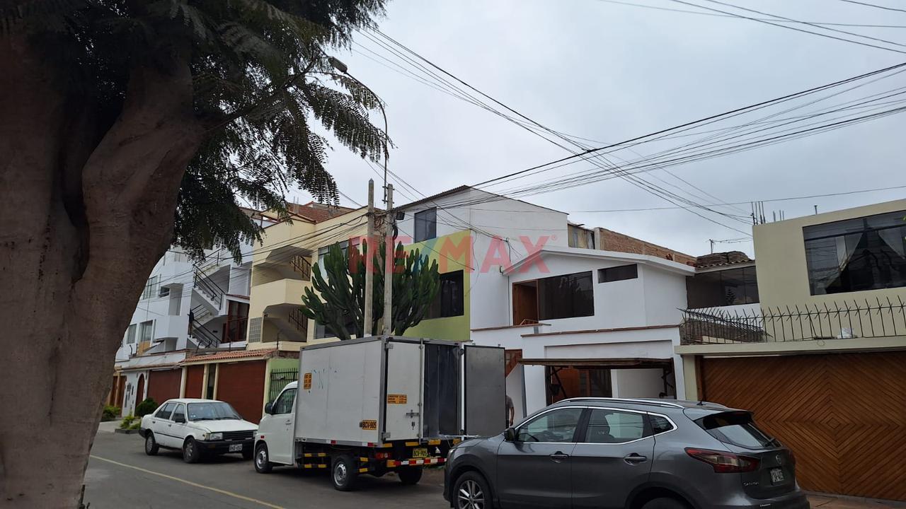 ¡Casa En Alquiler En La Urbanización Los Cedros De Villa, Chorrillos! — foto 5