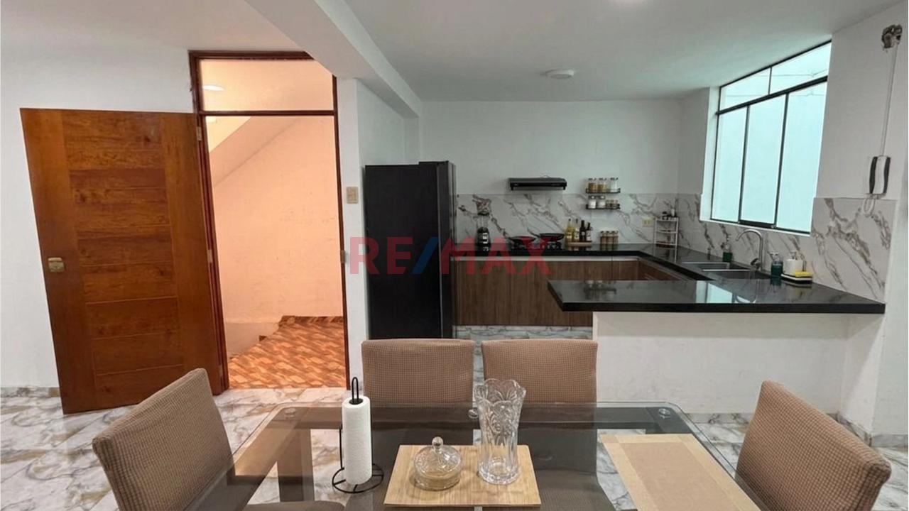 Casa En Venta Dos Pisos - Urbanizacion El Paraiso - Chiclayo - 12