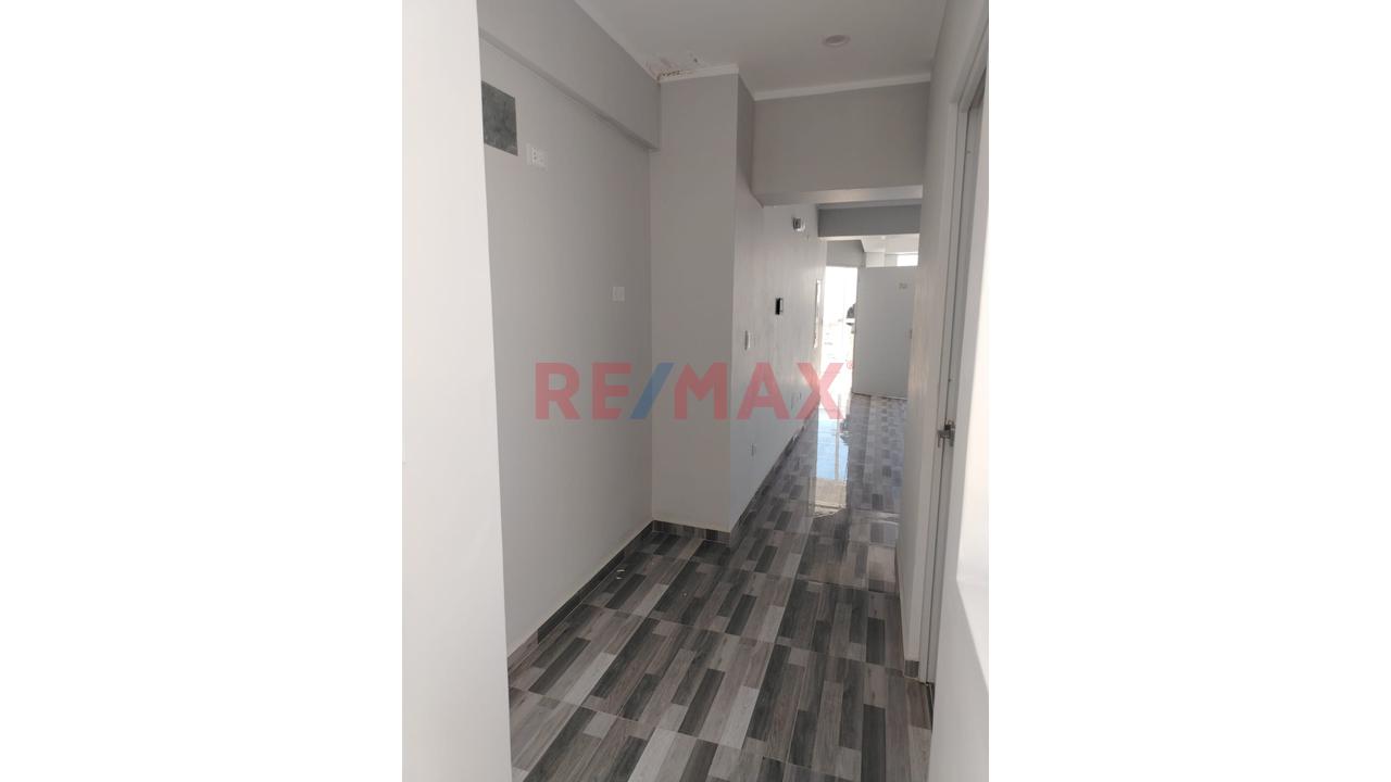 Alquiler De Oficina Comercial Con Terraza , Cerca Al Mall Aventura Porongoche - 4
