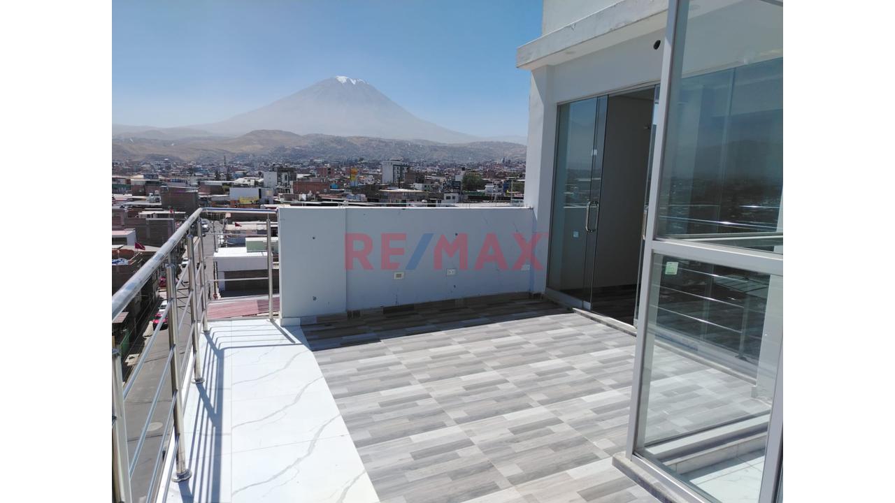 Alquiler De Oficina Comercial Con Terraza , Cerca Al Mall Aventura Porongoche - 8